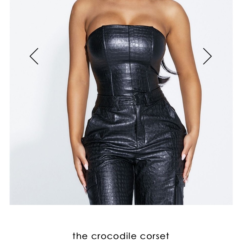 Naked wardrobe crocodile corset